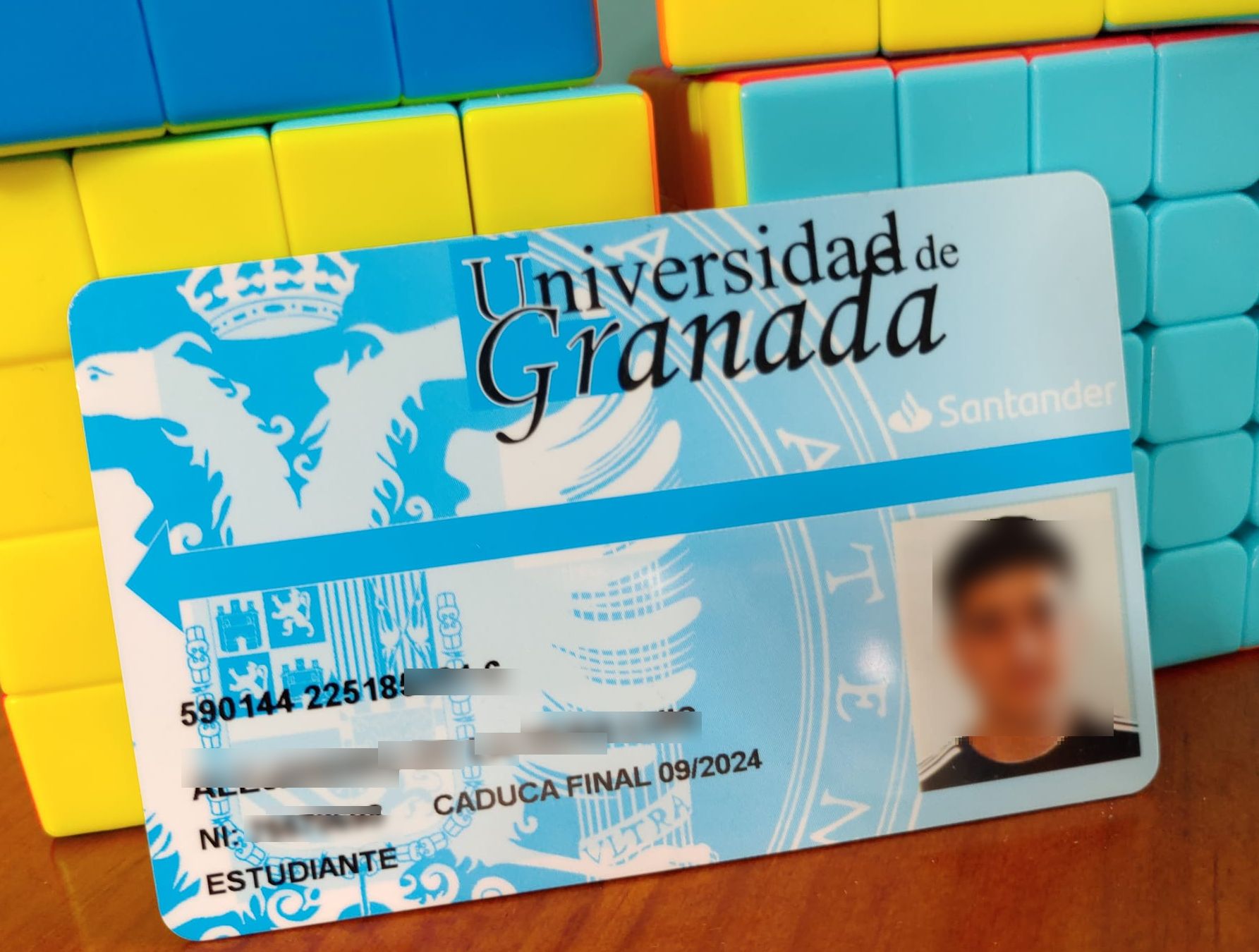 Tarjeta universitaria de la Universidad de Granada